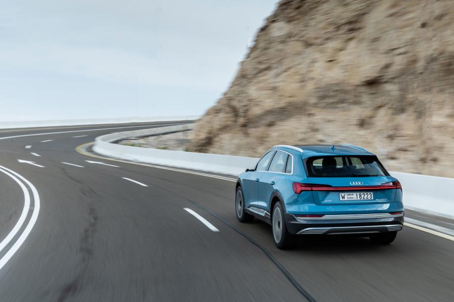  Audi e-tron 55 Quattro 2019 года  (WW) (фото 160 из 452)